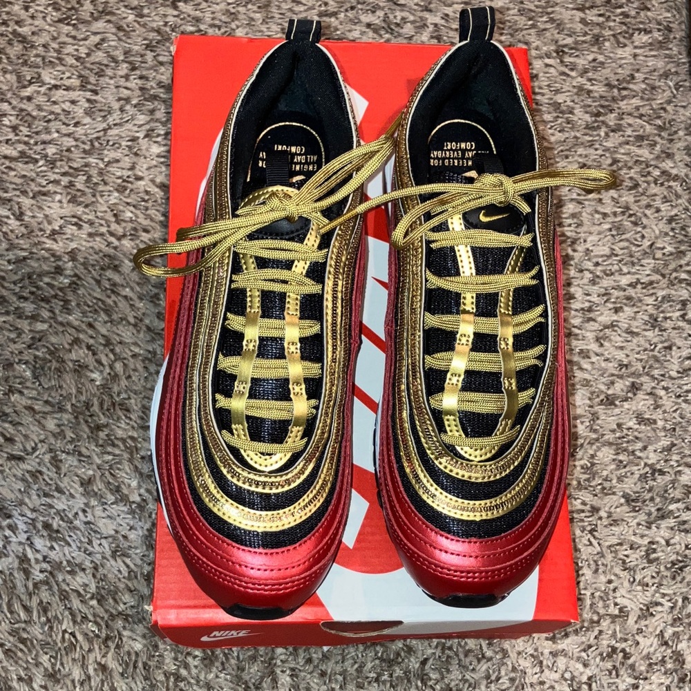 NWB 8 Nike Air Max 97 Reflective Gold Sequin Red black and white